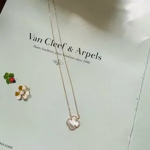 Rachel Zoe | Jewelry | Rachel Zoe White Clover Necklace 8k  display picture 1
